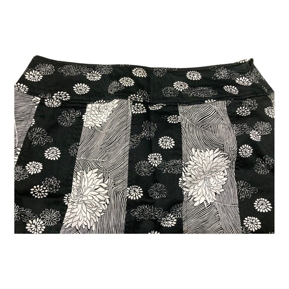 SPENSER JEREMY PETITES Skirt Women's 8P Black/White Floral Knee Length - Picture 3 of 5